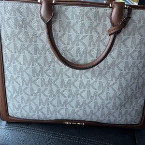 Michael kors purse and wallet set